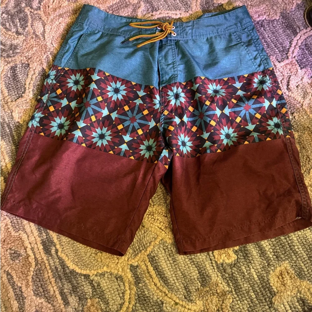 Geometric Patterned Shorts with Drawstring - Picture 4 of 12